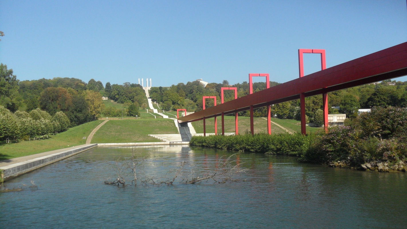 czasem mijalimy monumentalne rzeby